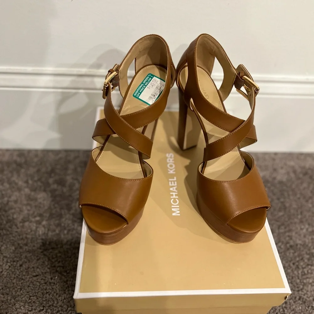 Michael Kors **NEVER WORN** comes with box! - Picture 1 of 5